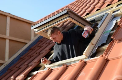 Pose de fenêtres de toit Velux à Oraàs